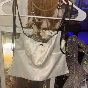 Finesse, white tie top